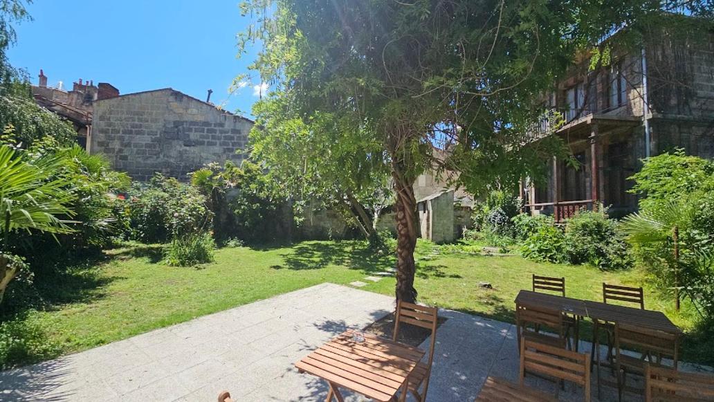 Le Jardin Cafe Bed & Breakfast Bordeaux Exterior photo