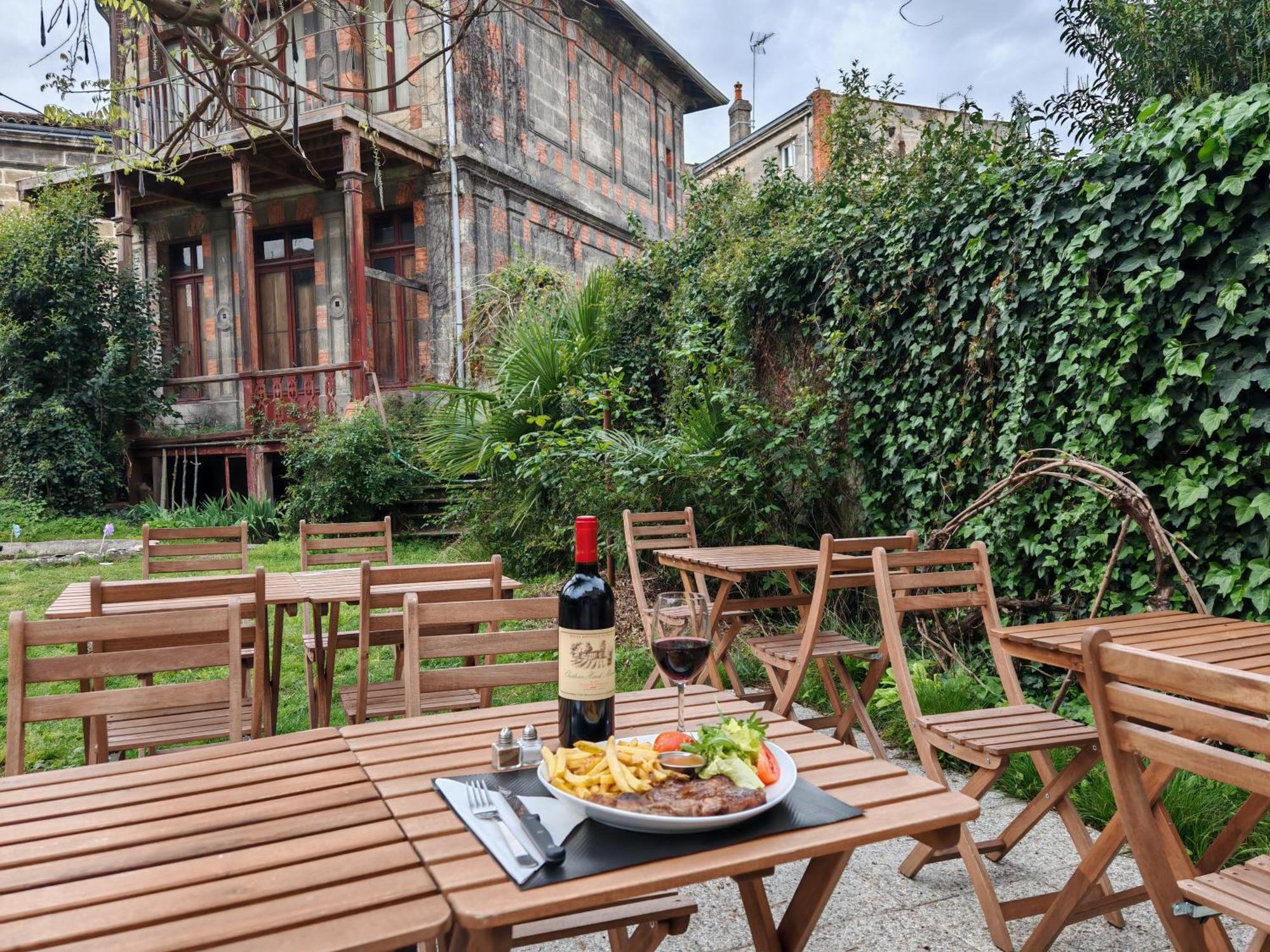 Le Jardin Cafe Bed & Breakfast Bordeaux Exterior photo